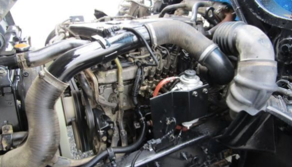 Isuzu Forward - Image 5