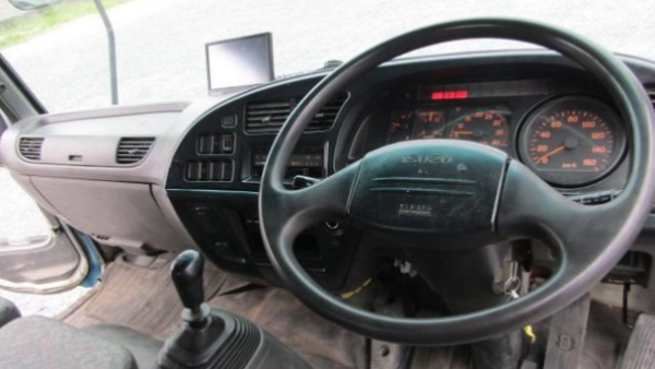 Isuzu Forward - Image 3