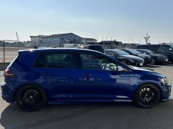 Volkswagen Golf R - Image 5