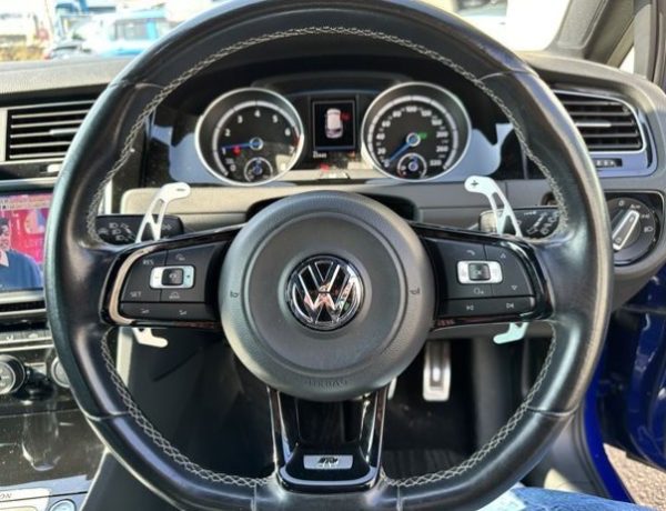 Volkswagen Golf R - Image 14
