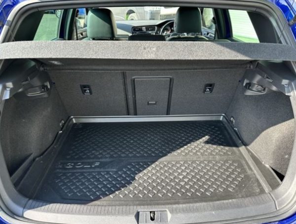 Volkswagen Golf R - Image 17