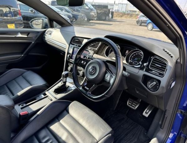 Volkswagen Golf R - Image 15